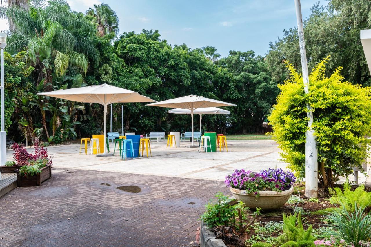 Eden Inn Zichron Ja’akow Exterior foto