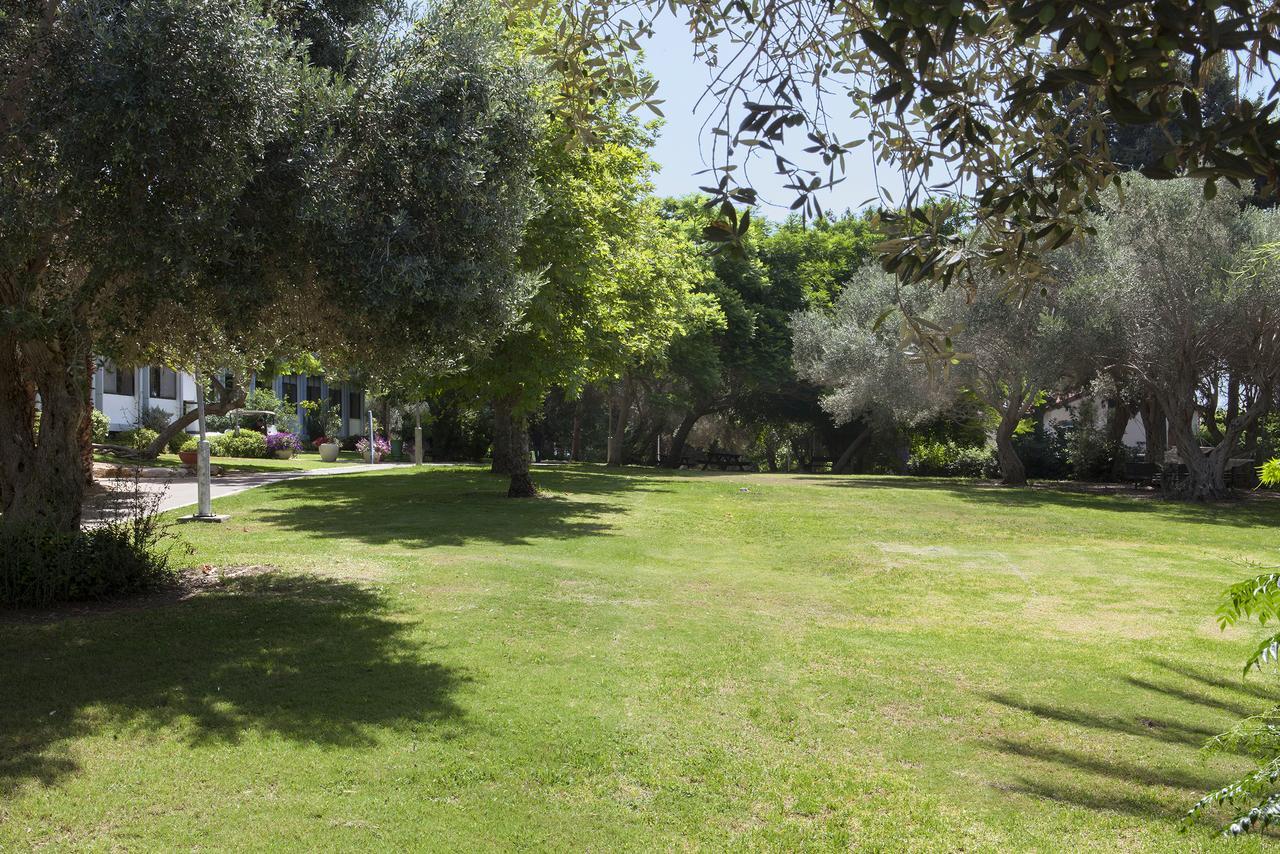 Eden Inn Zichron Ja’akow Exterior foto